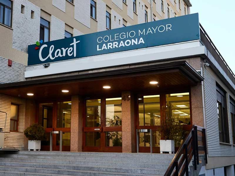 Albergue Residencia Larraona Pamplona Exterior photo